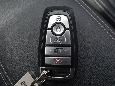 Used 2020 Ford Escape Titanium AWD/4WD image 36