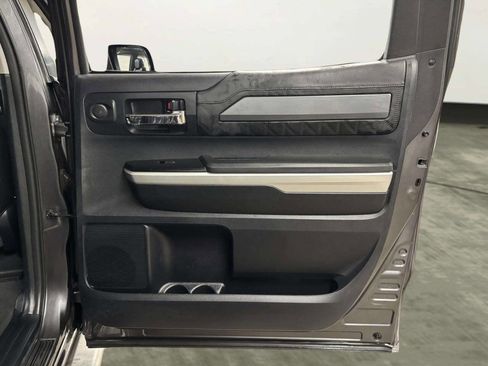 Used 2015 Toyota Tundra Platinum image 18