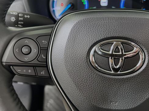 Used 2025 Toyota RAV4 XLE image 19