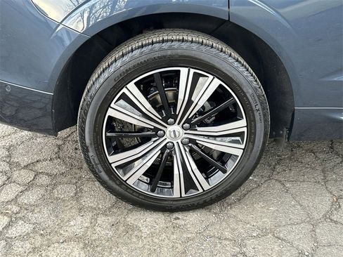 Used 2023 Volvo XC60 B5 Plus w/ Climate Package image 12