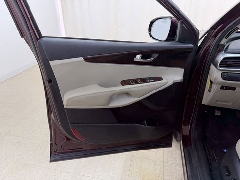 Used 2018 Kia Sorento LX image 17