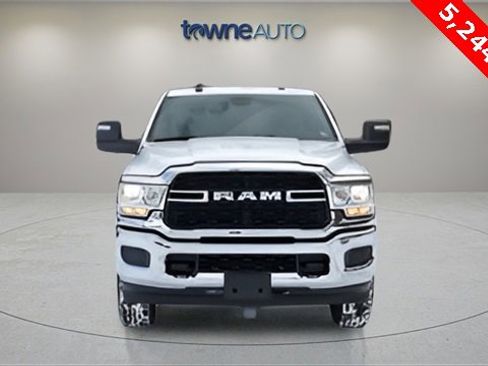 Used 2024 RAM 2500 Tradesman w/ Chrome Appearance Group image 8