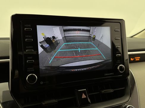 Used 2021 Toyota Corolla LE image 16