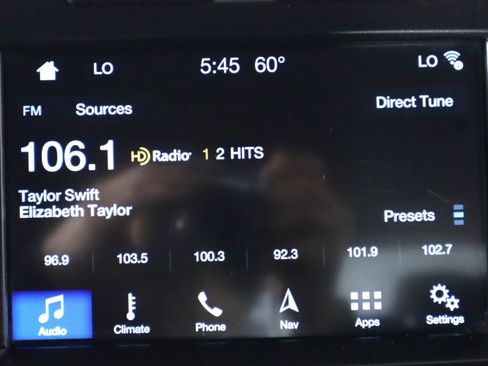 Used 2017 Ford F350 Lariat w/ Camper Package AWD/4WD image 18