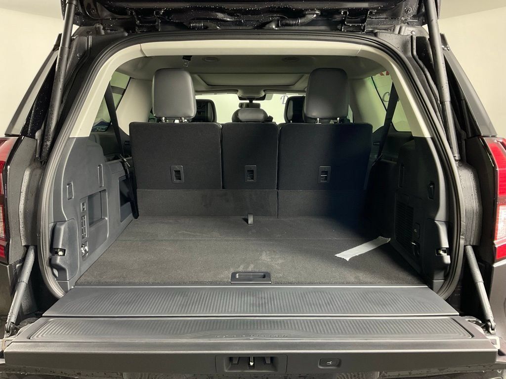 New 2027 Ford Expedition Max Active RWD image 11
