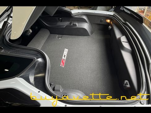 Used 2015 Chevrolet Corvette Z06 w/ Z07 Performance Package image 22