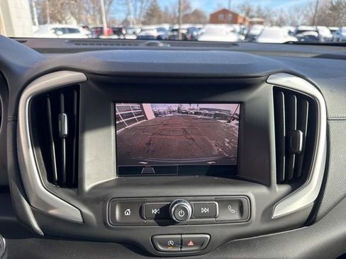 Used 2024 GMC Terrain SLE image 15