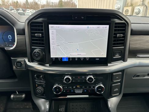 Used 2025 Ford F150 Lariat w/ Equipment Group 501A Mid image 8