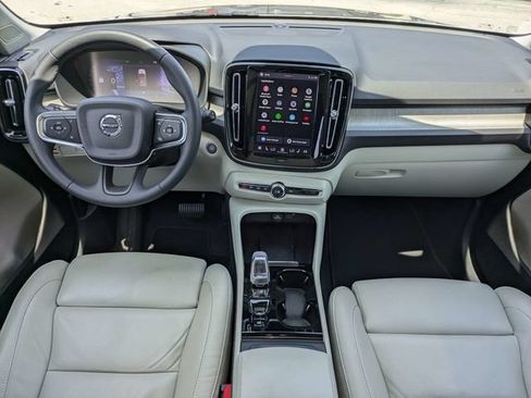Certified 2024 Volvo XC40 B5 Plus AWD/4WD image 19