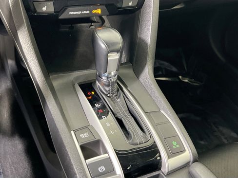 Used 2018 Honda Civic Touring image 17