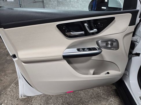 Used 2023 Mercedes-Benz GLC 300 4MATIC image 7