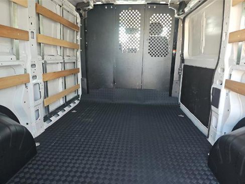 Used 2025 RAM ProMaster 2500 w/ U-Haul Equipment Group FWD image 8