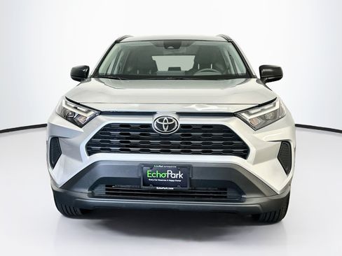 Used 2025 Toyota RAV4 LE AWD/4WD image 2