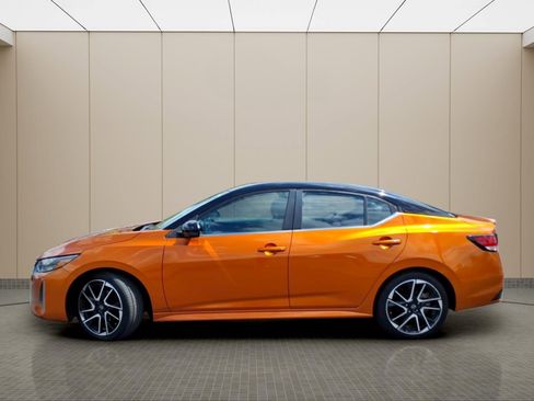 Used 2024 Nissan Sentra SR w/ SR Premium Package FWD image 14