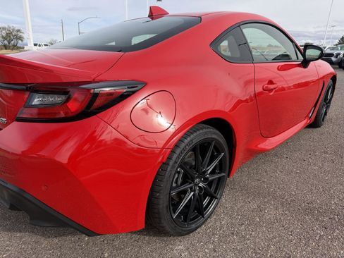 Used 2025 Toyota GR86 Premium image 12