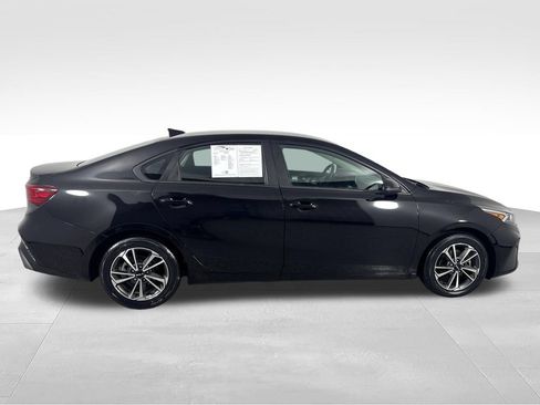 Used 2023 Kia Forte LXS w/ LXS Technology Package FWD image 8