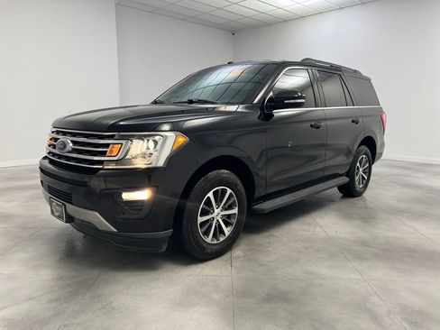 Used 2018 Ford Expedition XLT w/ Equipment Group 201A image 3