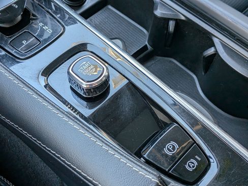 Used 2023 Volvo V90 B6 Cross Country Ultimate w/ Climate Package image 24