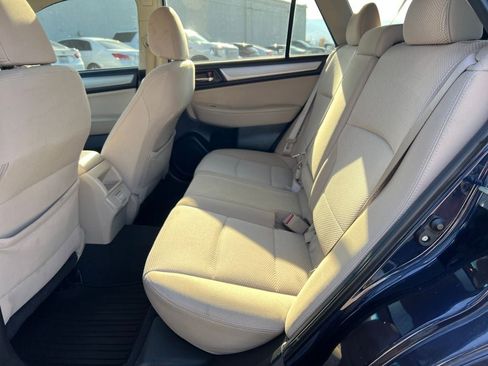Used 2018 Subaru Outback 2.5i Premium image 19
