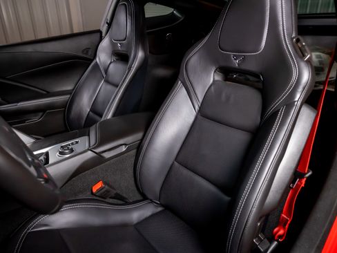 Used 2019 Chevrolet Corvette Z06 RWD image 5