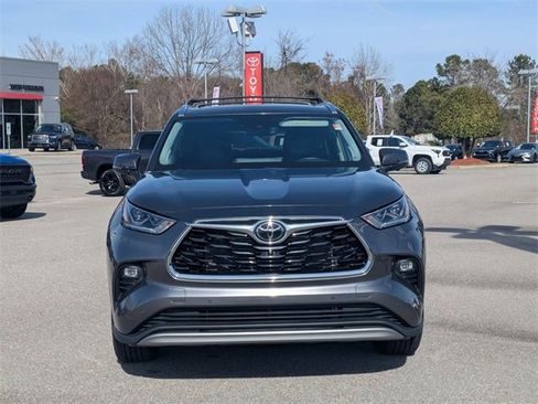 Used 2023 Toyota Highlander Platinum image 8
