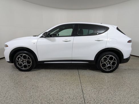 Used 2024 Alfa Romeo Tonale Ti w/ Active Assist Package image 4