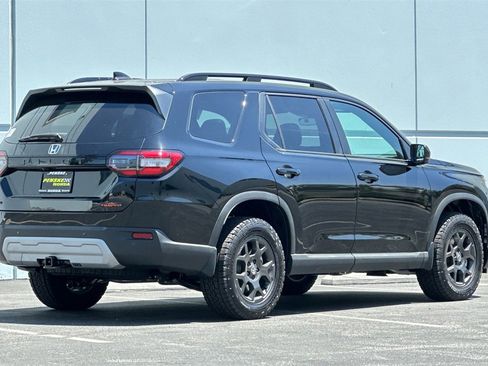 New 2025 Honda Pilot TrailSport image 4