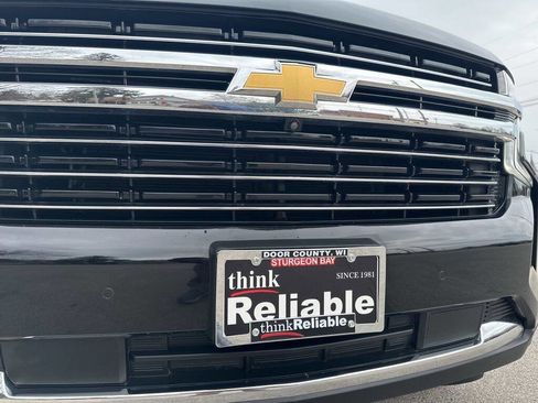 Used 2023 Chevrolet Suburban LT w/ Luxury Package AWD/4WD image 12
