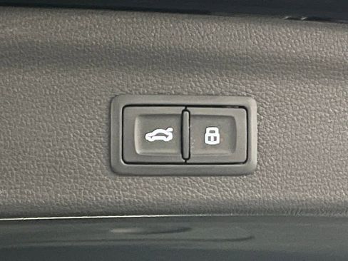 Used 2020 Audi Q3 2.0T Premium w/ Convenience Package image 37