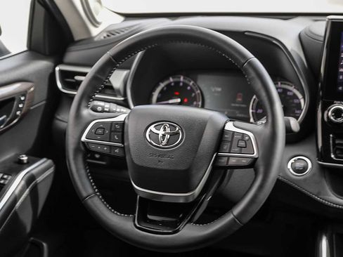 Used 2022 Toyota Highlander Platinum FWD image 15