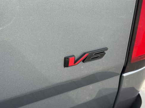 Used 2022 Chevrolet Colorado LT w/ Luxury Package image 8