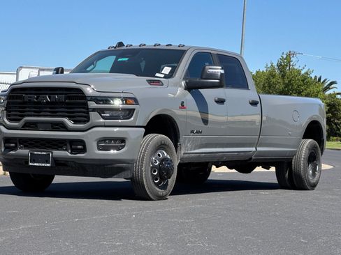 New 2026 RAM 3500 Big Horn AWD/4WD image 7