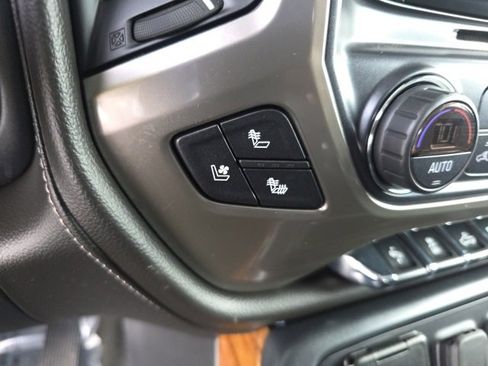 Used 2018 Chevrolet Silverado 1500 High Country image 34