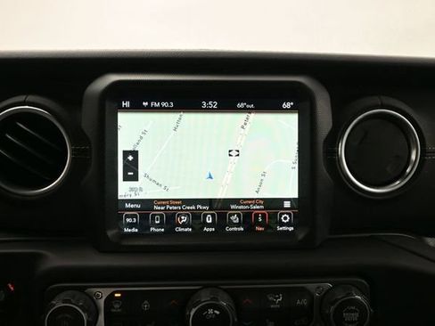 Used 2021 Jeep Wrangler Unlimited Sahara AWD/4WD image 15