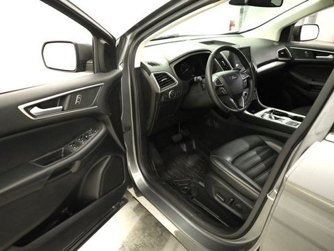 Used 2022 Ford Edge SEL image 9