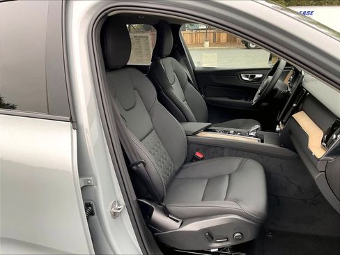 New 2026 Volvo XC60 B5 Plus w/ Climate Package AWD/4WD image 31