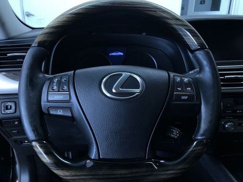 Used 2013 Lexus LS 460 AWD w/ Comfort Pkg image 24