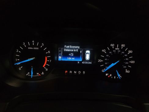 Used 2019 Ford Explorer XLT image 23