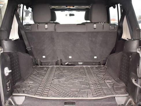 Used 2015 Jeep Wrangler Unlimited Sport image 28
