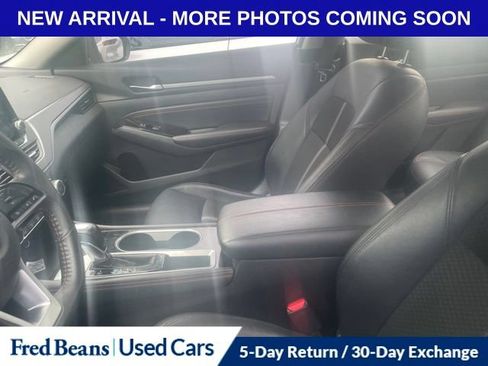Used 2023 Nissan Altima 2.5 SR FWD image 9