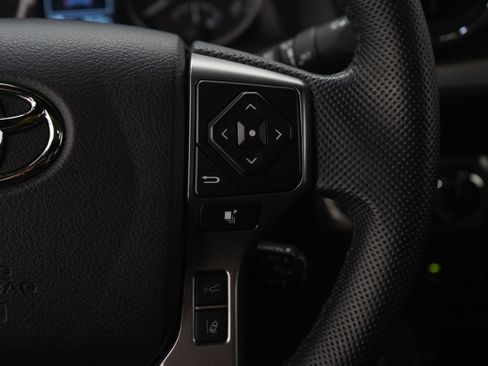 Used 2022 Toyota Tacoma Limited AWD/4WD image 24