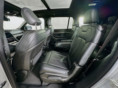 Used 2024 Jeep Grand Cherokee L Limited w/ Luxury Tech Group II image 29