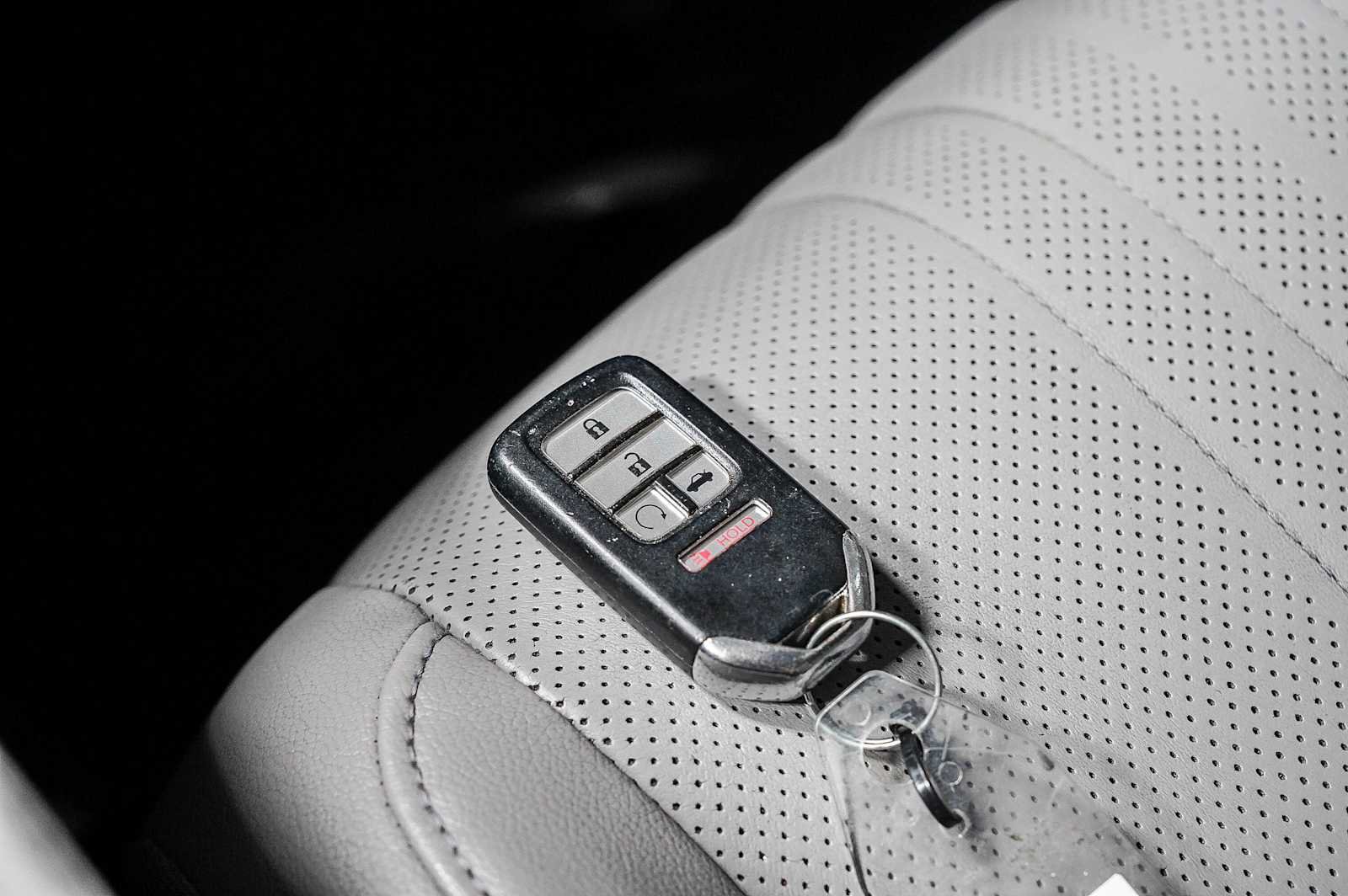 Used 2018 Honda Accord Touring image 29