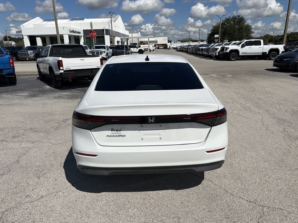 Used 2025 Honda Accord SE image 5