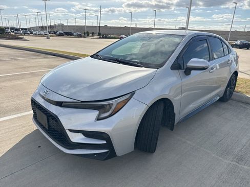 Certified 2024 Toyota Corolla SE image 3