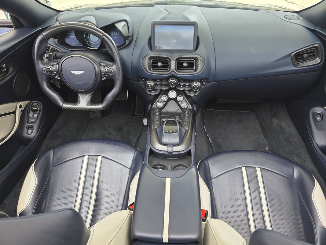 Used 2021 Aston Martin V8 Vantage Roadster RWD image 9