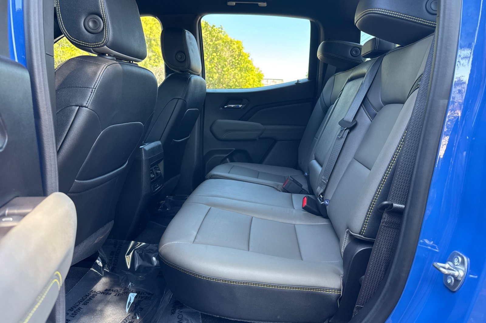 Used 2025 Chevrolet Colorado ZR2 w/ Technology Package AWD/4WD image 12