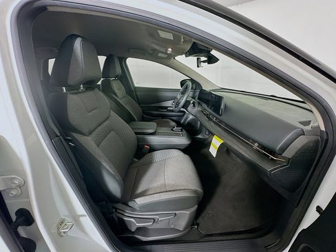 Used 2023 Nissan Ariya FWD image 32