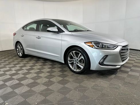 Used 2017 Hyundai Elantra Limited image 34