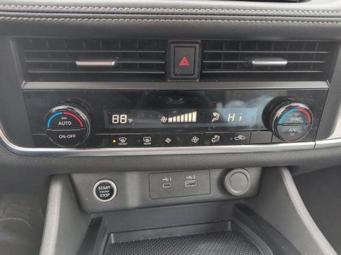 Certified 2023 Nissan Rogue SV image 19